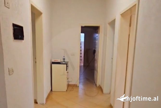 Ambient biznesi me qera 3+1 ne Tirane - 900 Euro