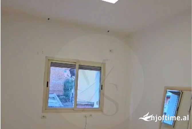 Ambient biznesi me qera 3+1 ne Tirane - 900 Euro