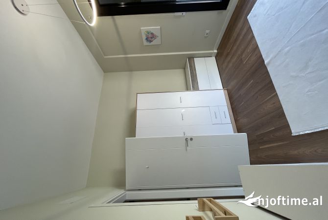 Shtepi me qera Apartament ne Tirane, 2+1, Mobilimi E mobiluar, Pagesa 1,300  Euro.