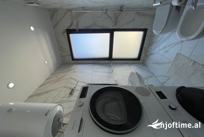 Shtepi me qera Apartament ne Tirane, 2+1, Mobilimi E mobiluar, Pagesa 1,300  Euro.
