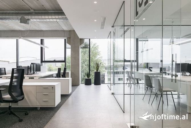 Ambient biznesi ne shitje 3+1 ne Tirane - 1,700,000 Euro