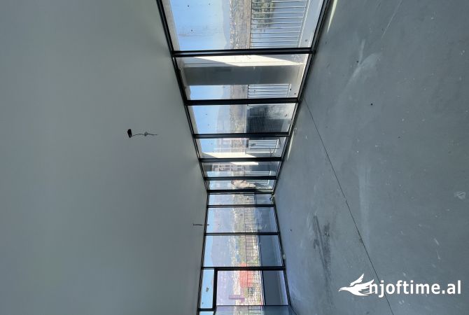 Shtepi me qera 3+1 ne Tirane - 3,500 Euro