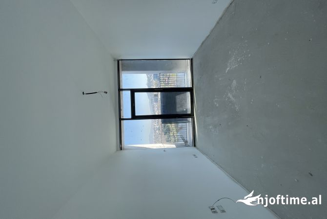 Shtepi me qera Apartament ne Tirane, 3+1, Mobilimi Bosh, pa mobiluar, Pagesa 3,500  Euro.