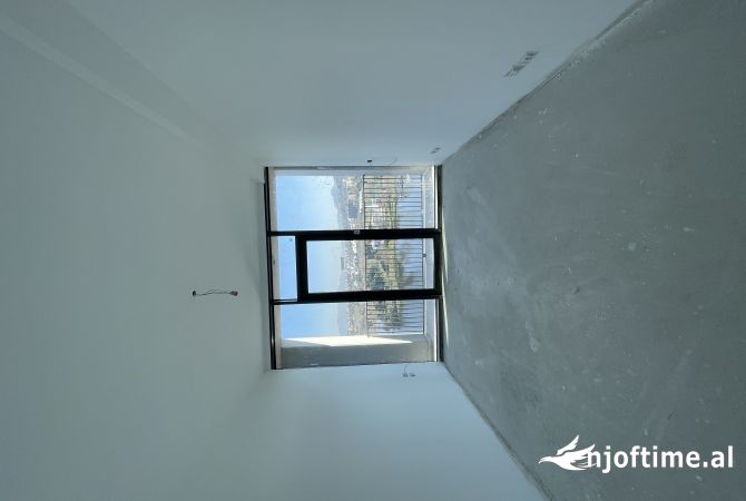 Shtepi me qera Apartament ne Tirane, 3+1, Mobilimi Bosh, pa mobiluar, Pagesa 3,500  Euro.