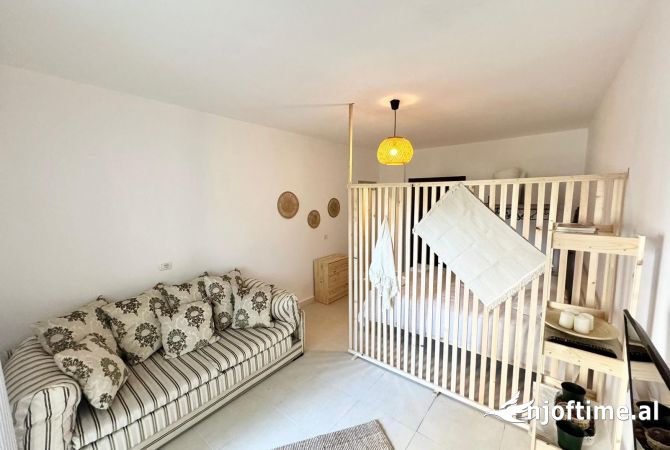 Shtepi ne shitje Apartament ne Vlore, Garsoniere, Mobilimi E mobiluar, Pagesa 83,000  Euro.