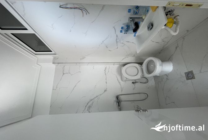 Shtepi ne shitje Apartament ne Sarande, 3+1, Mobilimi Pjeserisht e mobiluar, Pagesa 180,000  Euro.