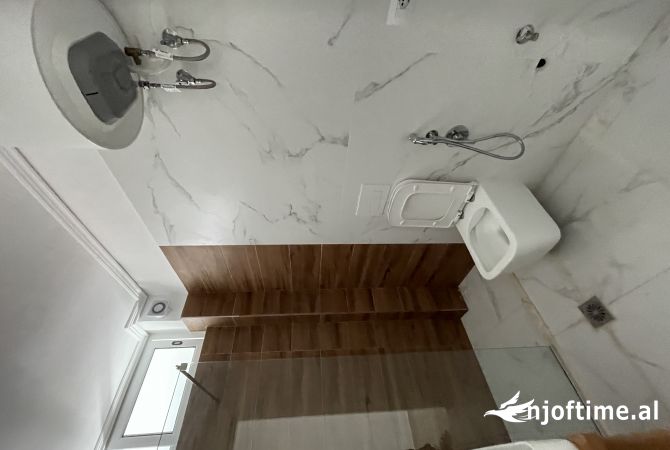 Shtepi ne shitje Apartament ne Sarande, 3+1, Mobilimi Pjeserisht e mobiluar, Pagesa 180,000  Euro.