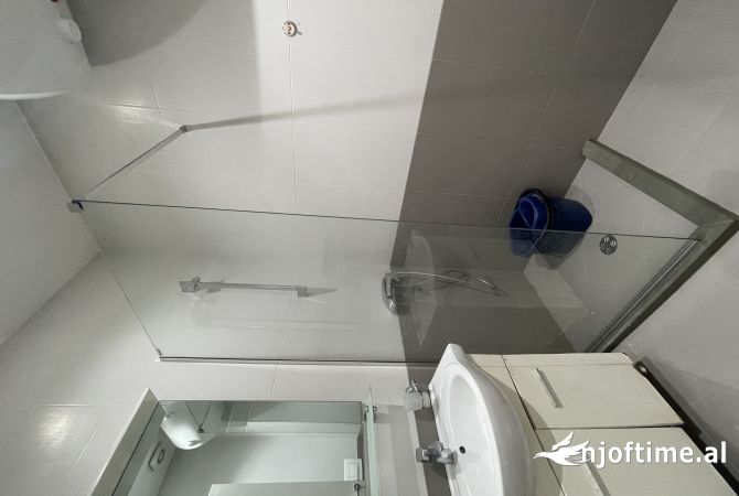 Shtepi ne shitje Apartament ne Tirane, 1+1, Mobilimi E mobiluar, Pagesa 159,000  Euro.