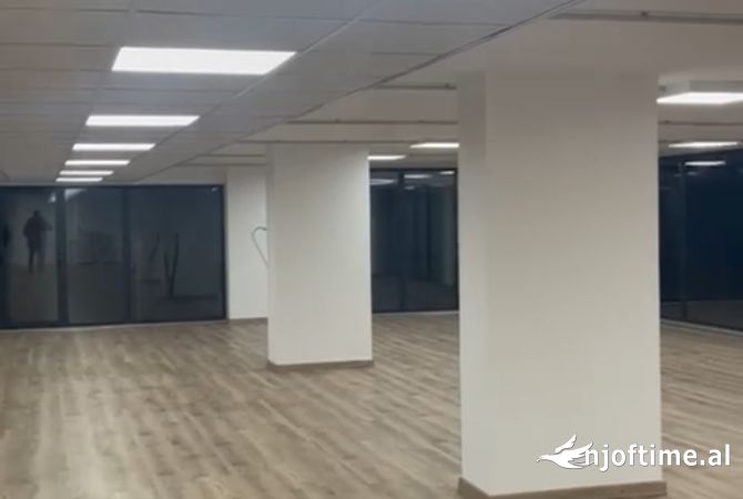 Ambient biznesi me qera 3+1 ne Tirane - 7,000 Euro