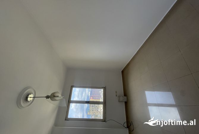 Shtepi me qera Apartament ne Tirane, 2+1, Mobilimi Bosh, pa mobiluar, Pagesa 600  Euro.