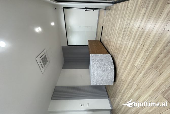 Ambient biznesi ne shitje 3+1 ne Tirane - 1,700,000 Euro