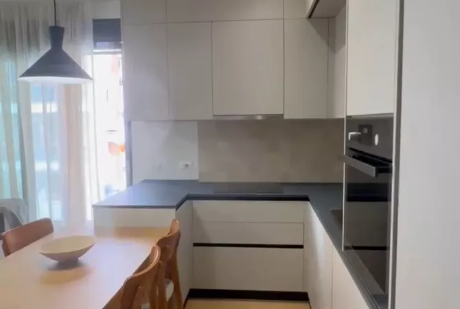 Shtepi me qera 2+1 ne Tirane - 1,300 Euro