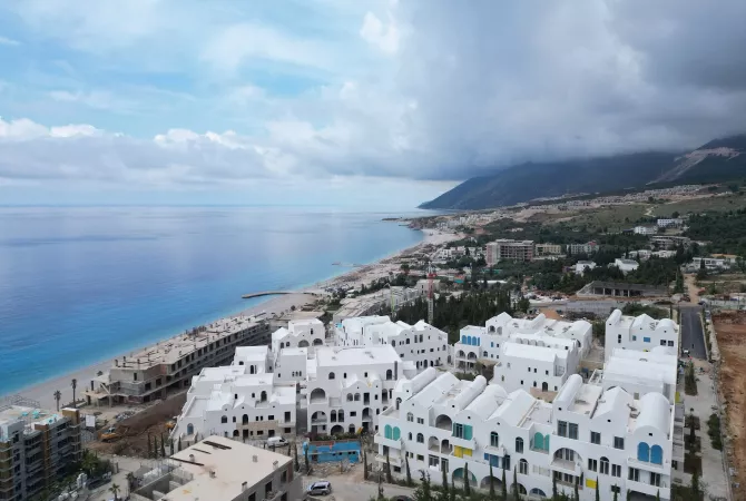 Truall ose Toke ne Himare - 168,000 Euro