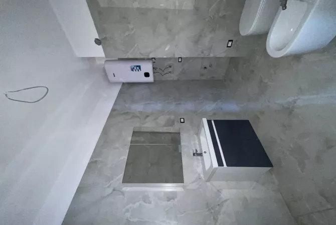 Shtepi ne shitje Apartament ne Tirane, 1+1, Mobilimi Bosh, pa mobiluar, Pagesa 194,000  Euro.