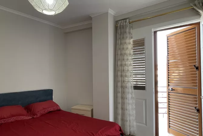 Shtepi ne shitje Apartament ne Tirane, 1+1, Mobilimi E mobiluar, Pagesa 140,000  Euro.