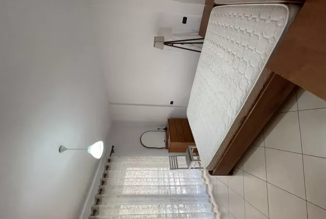 Shtepi me qera Apartament ne Tirane, 2+1, Mobilimi E mobiluar, Pagesa 500  Euro.