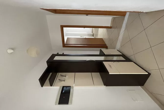 Shtepi me qera Apartament ne Tirane, 2+1, Mobilimi E mobiluar, Pagesa 500  Euro.