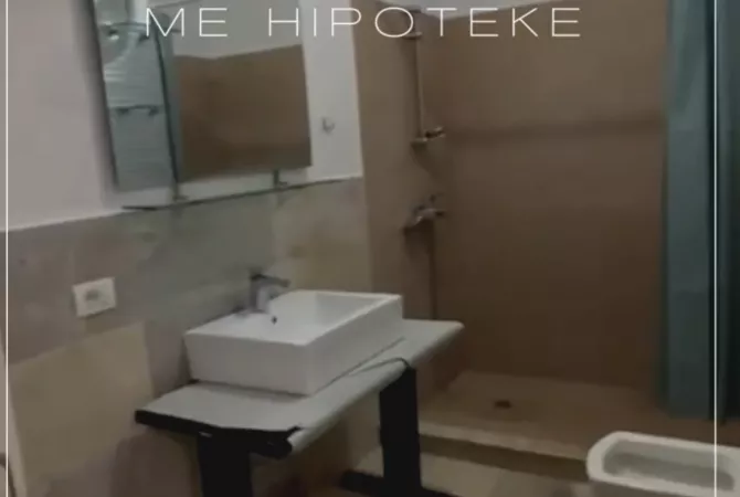 Shtepi ne shitje Apartament ne Tirane, 2+1, Mobilimi Pjeserisht e mobiluar, Pagesa 175,000  Euro.