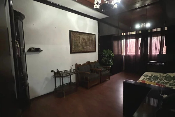 Shtepi me qera 2+1 ne Tirane - 50,000 Leke