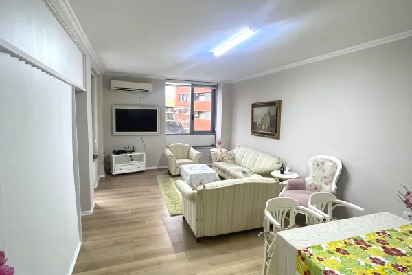 Shtepi me qera 2+1 ne Tirane - 1,500 Euro