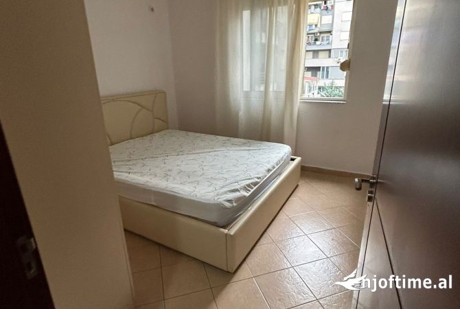 Shtepi me qera 2+1 ne Tirane - 40,000 Leke