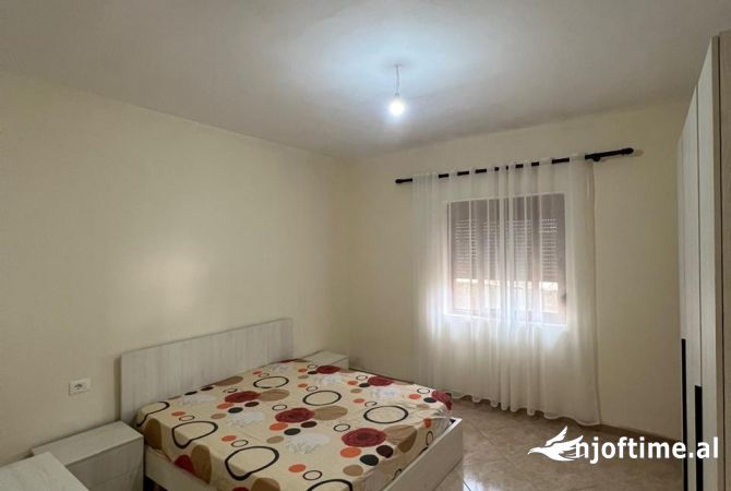 Shtepi me qera 2+1 ne Tirane - 30,000 Leke