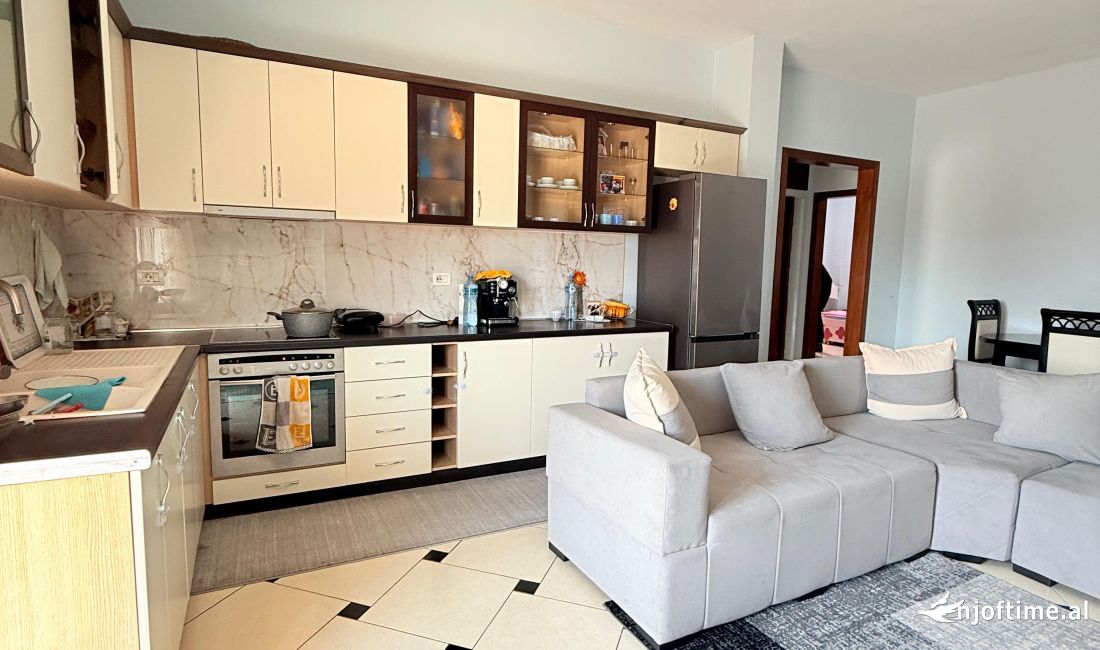 Shtepi me qera Shtepi Private ne Tirane, 2+1, Mobilimi E mobiluar, Pagesa 40,000  Leke.