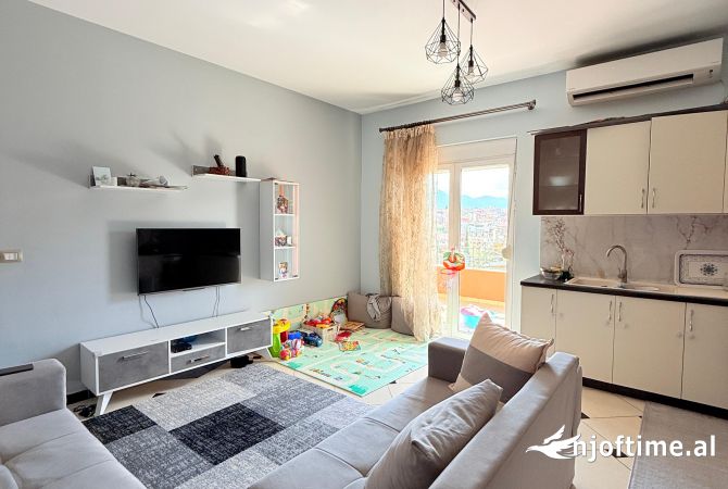 Shtepi me qera Shtepi Private ne Tirane, 2+1, Mobilimi E mobiluar, Pagesa 40,000  Leke.