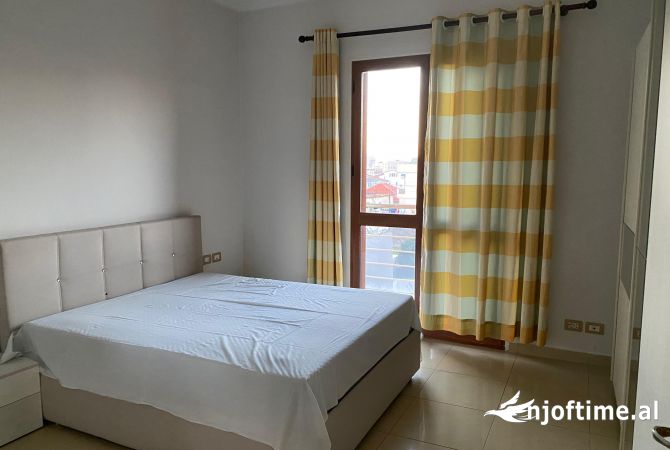 Shtepi me qera 3+1 ne Tirane - 60,000 Leke