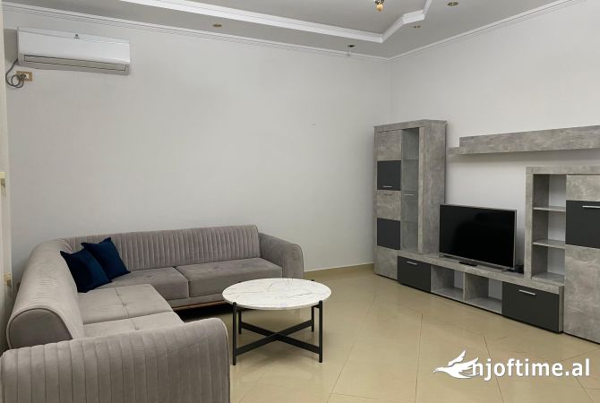 Shtepi me qera 3+1 ne Tirane - 60,000 Leke