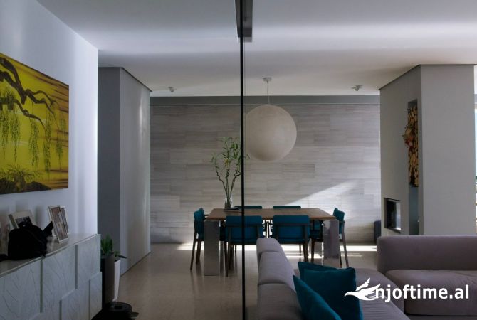 Shtepi ne shitje Apartament ne Tirane, 3+1, Mobilimi E mobiluar, Pagesa 700,000  Euro.