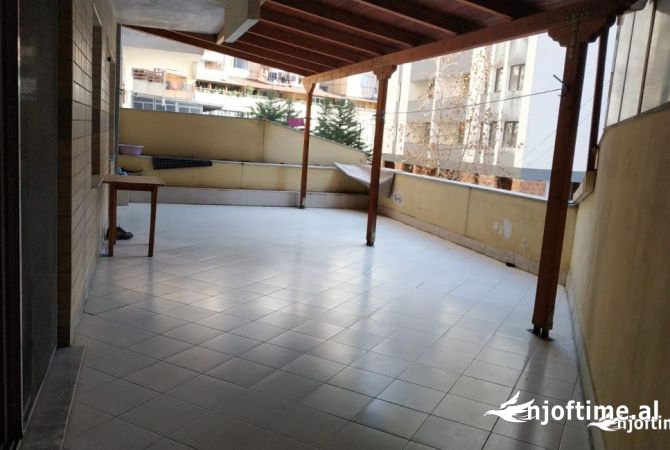 Shtepi me qera 2+1 ne Tirane - 42,000 Leke