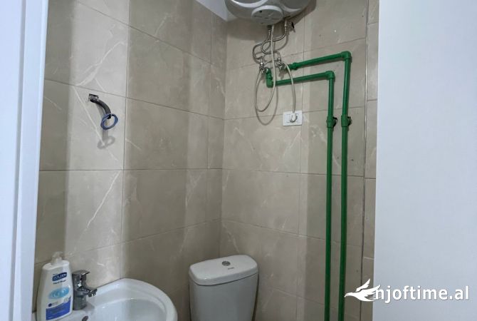 Shitet sallon estetik 10 mij euro