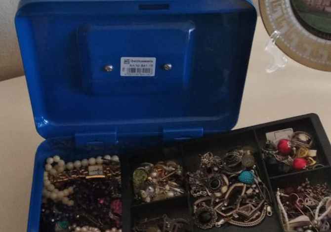 Accessori uomo e donna a Tirana - 800 Leke