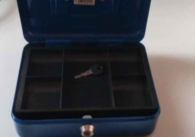 Accessori uomo e donna  a Tirana - 800 Leke