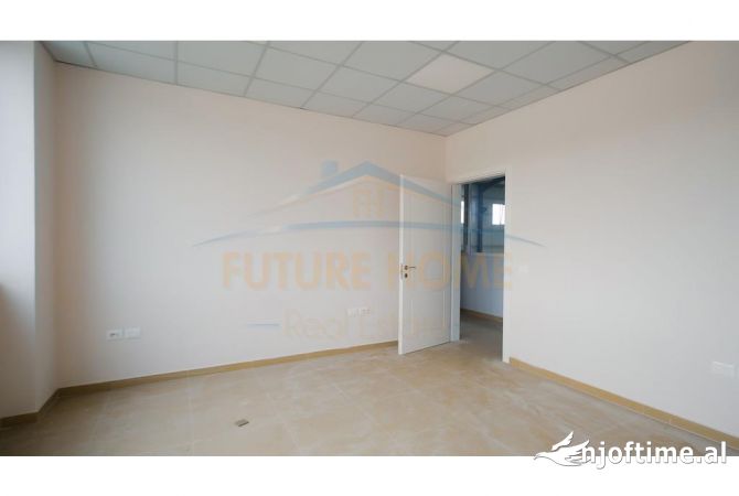 Qera, Kapanon, Autostrada Tirane-Durres.