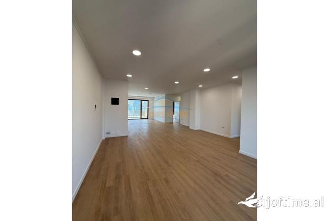 Ambient biznesi me qera 1+1 ne Tirane - 2,500 Euro