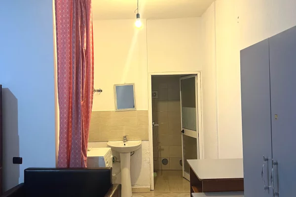 Shtepi me qera 1+1 ne Tirane - 30,000 Leke