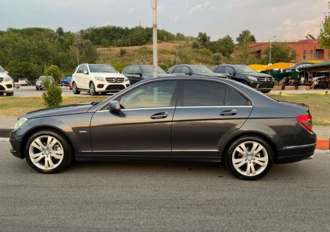 Makine me qera Mercedes Benz C-Class duke filluar nga 40 euro dita Rinas