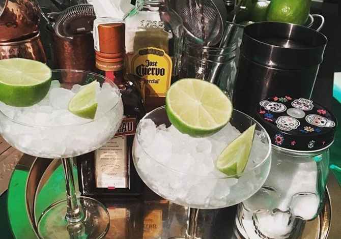 Njoftime Pune ne Tirane, Profesioni •kamariere femër, •banakier. , , Pagesa Me Marreveshje.