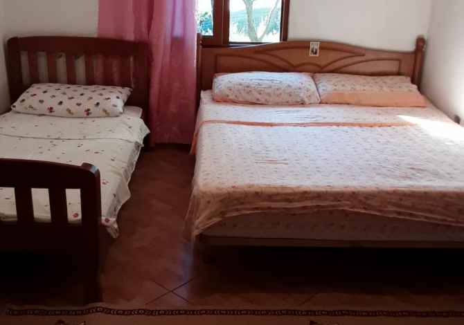 Shtepi ne shitje  ne Tirane, 2+1, Mobilimi E mobiluar, Pagesa 6,000,000  Leke.