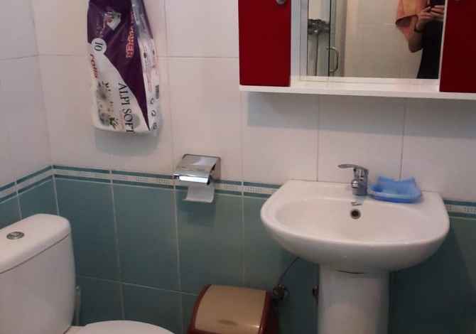 Shtepi ne shitje  ne Tirane, 2+1, Mobilimi E mobiluar, Pagesa 6,000,000  Leke.