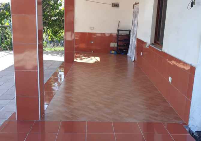 Shtepi ne shitje  ne Tirane, 2+1, Mobilimi E mobiluar, Pagesa 6,000,000  Leke.