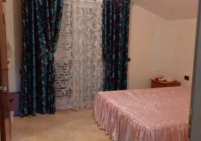 Shtepi me qera  ne Tirane, 2+1, Mobilimi E mobiluar, Pagesa 350  Euro.