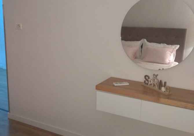 Shtepi me qera  ne Tirane, 2+1, Mobilimi E mobiluar, Pagesa 350  Euro.