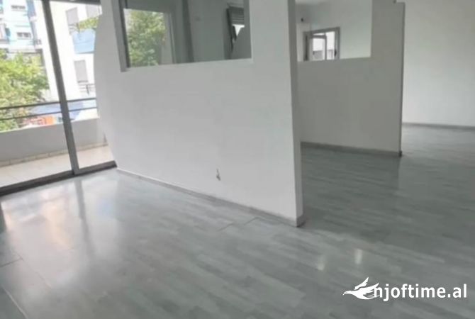 JEPET ME QERA AMBIENT BIZNESI 151m2