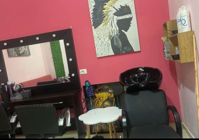 Dyqan me qera aktualisht parukeri i mobiluar