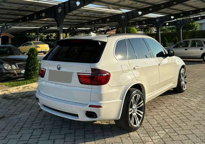 Jepet makine X5 me qera  duke filluar nga 60 euro 
