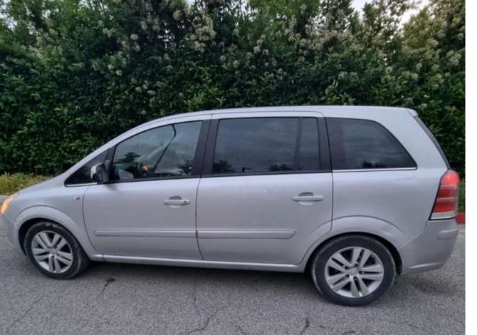 Noleggio Auto  a Tirana - 35 Euro