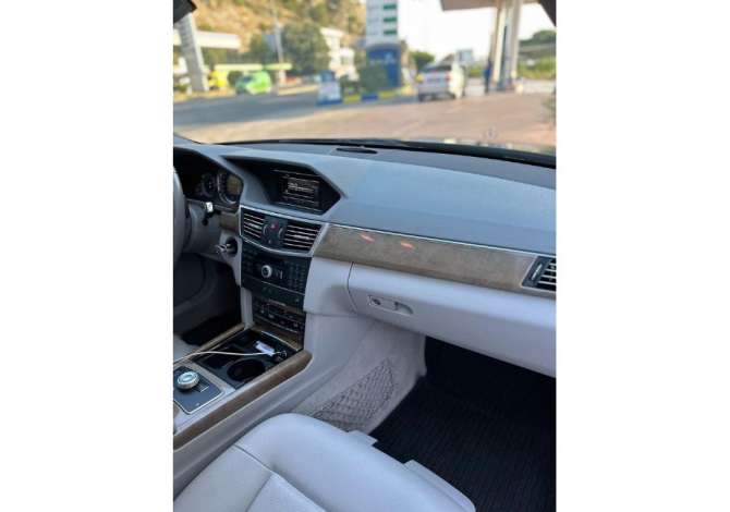 Jepet makine me qera mercedes benz duke filluar nga 45 euro dita